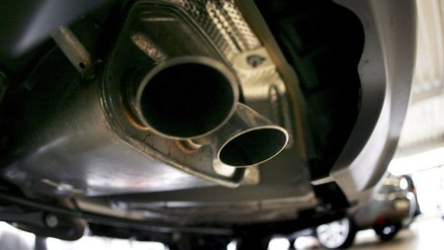 Gobierno-impedira-coches-diesel-gasolina_EDIIMA20181113_0302_4