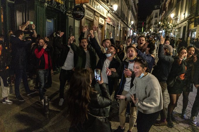 @metasedin I Grupo de franceses el 20-03-2021, en el centro de Madrid gritando «PABLO HASEL, LIBERTAD»