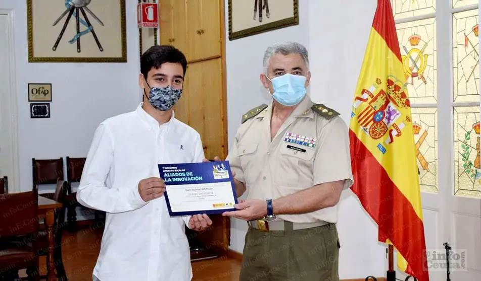 Naim Soulman Riffi Pouso, ganador provincial con la carta “Querida Pilar”, en la VII Edición “Carta a un militar español”, CC San Agustín.