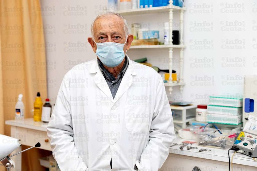 Dr. Rafael Vivas Guzmán. Médico en Ceuta