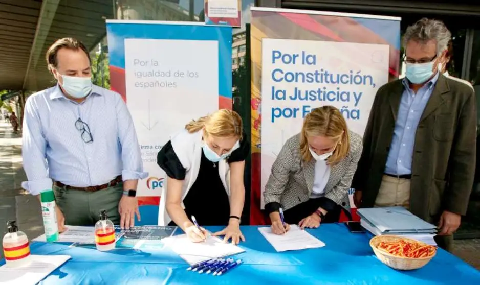 Inicio de la recogida de firmas | Foto: PP / Tarek