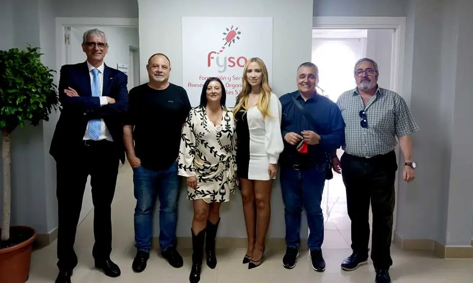 De izquierda a derecha: Antonio Cabrera, gerente FYSA; Agustín Martín, secretario Organización Confederal CCOO; Natividad Ramos, secretaria general de la Federación de Sanidad y Sociosanitarios de CCOO de Melilla; María Ángeles Asensi, responsable FYSA en Melilla; Francisco M. López y Emilio Postigo, secretarios generales de CCOO Melilla y Ceuta.