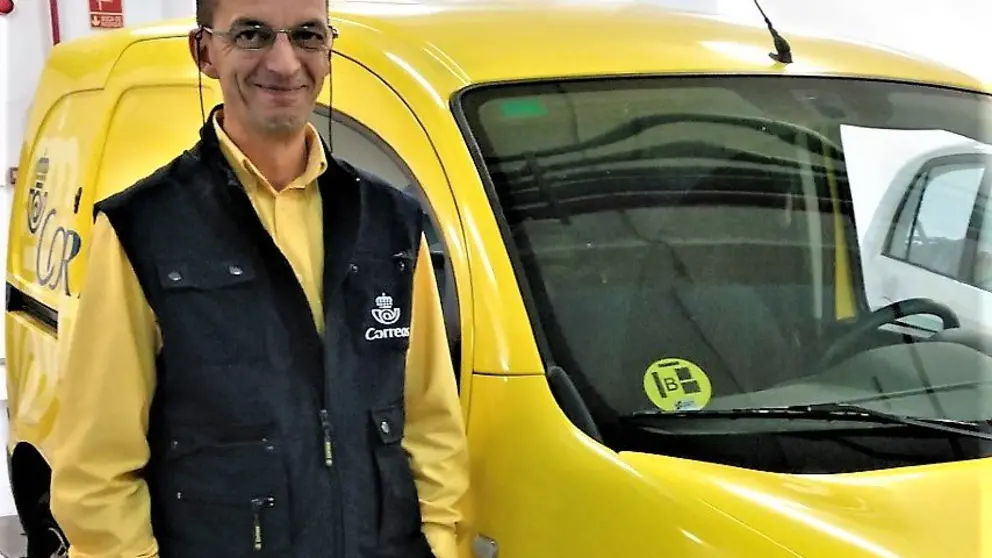 thumbnail_Vehiculo Correos DGT 2