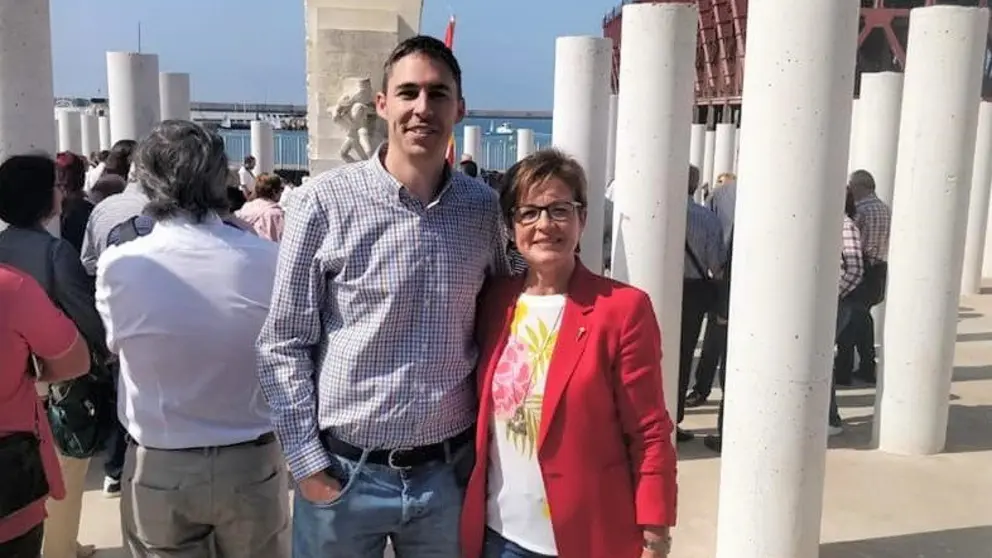 Sim&oacute;n con la candidata a la alcald&iacute;a