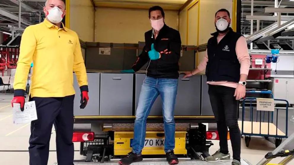 las-oficinas-de-correos-reparten-casi-un-millon-de-mascarillas-a-los-transportistas