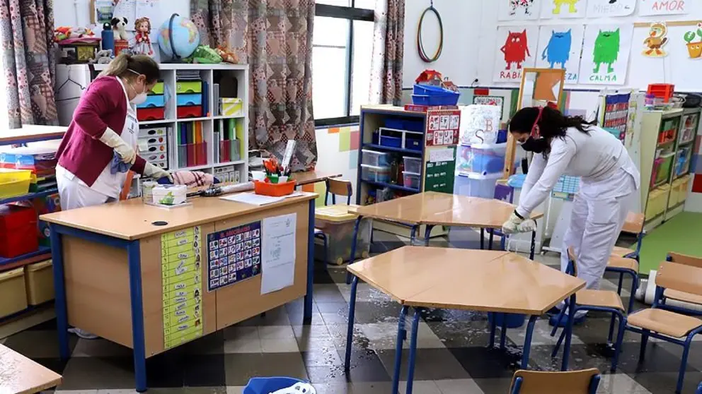 intensifican-la-limpieza-y-desinfeccion-en-colegios-publicos (1)
