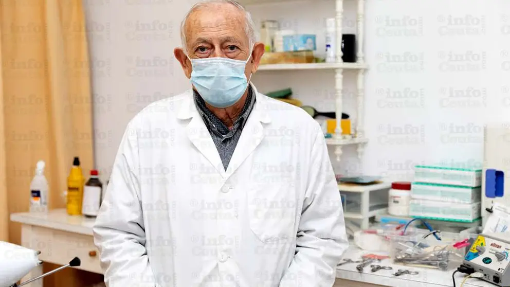Dr. Rafael Vivas Guzm&aacute;n. M&eacute;dico en Ceuta
