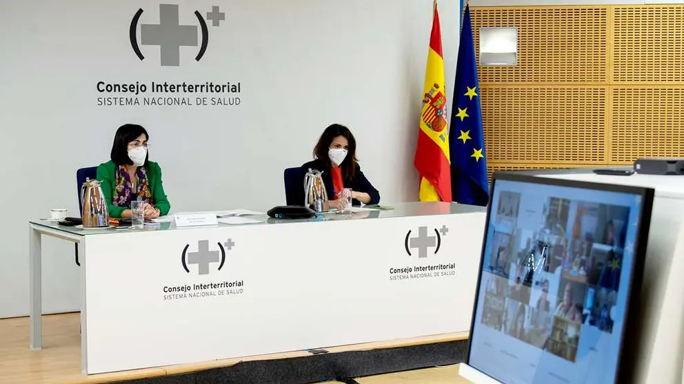 Pool Moncloa/Borja Puig de la Bellacasa I La ministra de Sanidad, Carolina Darias, y la secretaria de Estado de Sanidad, Silvia Calz&oacute;n, durante la reuni&oacute;n del Consejo Interterritorial del Sistema Nacional de Salud. (22-03-2021)