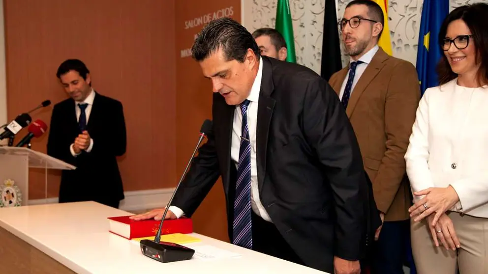 El Dr. Dom&iacute;nguez durante la toma de posesi&oacute;n como vicepresidente del Colegio de M&eacute;dicos.