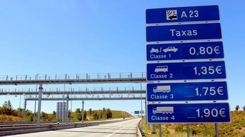 Las autov&iacute;as portuguesas son de pago. La gasolina a 1.58 y el gasoil a 1.16