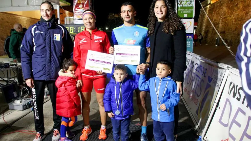 ICD I Hassan Amar (14&rsquo;23&rdquo;) y Samira Mhandi (16&rsquo;45&rdquo;) campeones de la San Silvestre Caballa 2019.