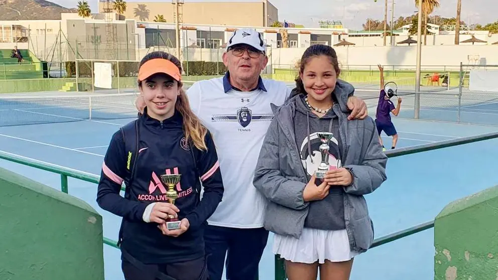 Salma el Amrani (subcampeona alev&iacute;n)