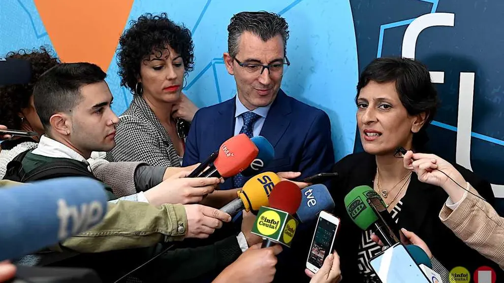 La consejera de Hacienda, Kissy Chandiramani y el subdirector de PROCESA, Guillermo Mart&iacute;nez.