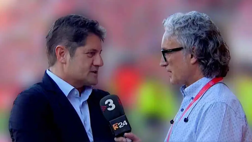 Un comentarista de TV3, entrevista al director deportivo del N&agrave;stic, foto captura de pantalla de la FEF TV