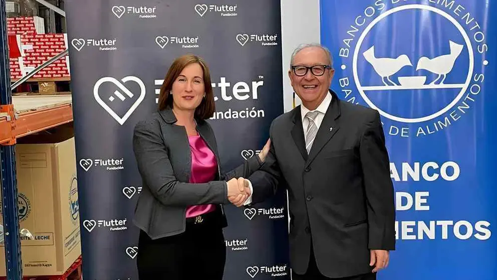 La representante nacional de Flutter, Esther Mart&iacute;n Ortega y el presidente del BdeA, Pedro Mariscal.
