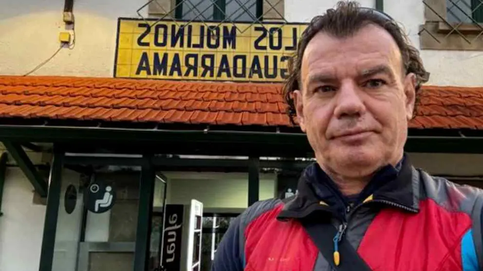 Mayayo en Los Molinos &ldquo;A&uacute;n lucen las farolas cuando arrancamos el largo viaje a Ceuta, para correr la integral Sierra Bullones&rdquo;.
