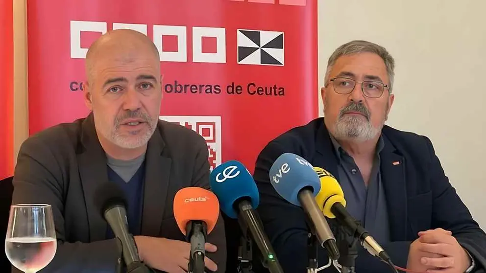 Unai Sordo con el anterior secretario general de CCOO de Ceuta, Emilio Postigo.