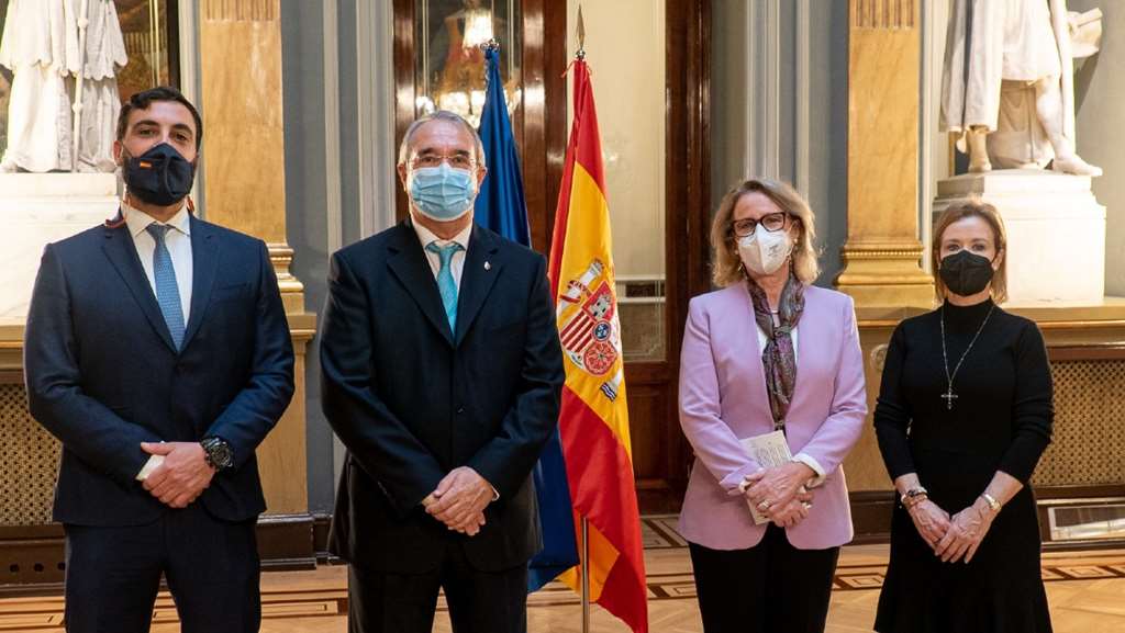 senadores