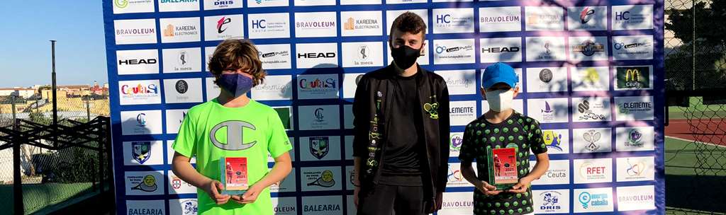 Sub-10 masculino: Campeón Izhan Payo naranjo (Loma Margarita), finalista Alejo Vielva Campos (Tenis Ceuta).