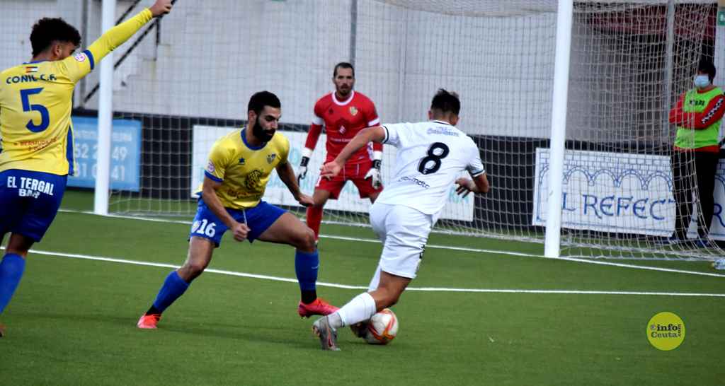 Conil de fútbol: Partido de 3ª division Conil C.F. -- Recreativo B