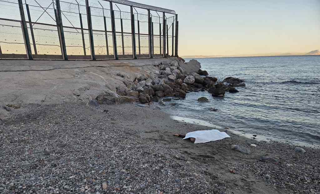 Rachid Sbihi (AUGC) I Cuerpo del último cadáver encontrado en el rompeolas de Benzú