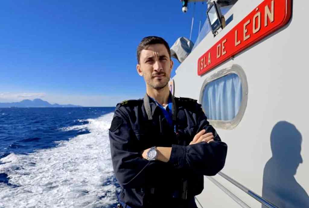 El Comandante del PVZ “Isla de León”, teniente de navio, Francisco Javier Morales.